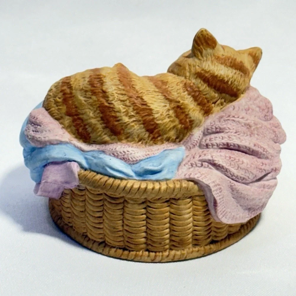 San Francisco‎ Music Orange Cat Kitten Sleeping Laundry Plays Its a Small World - Picture 3 of 4